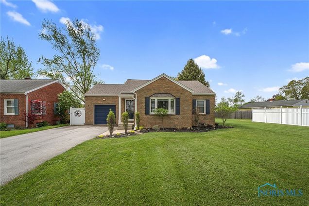 201 Lindsay Avenue Tiffin, OH House Sold - Photo 1 of 29. Opens carousel modal