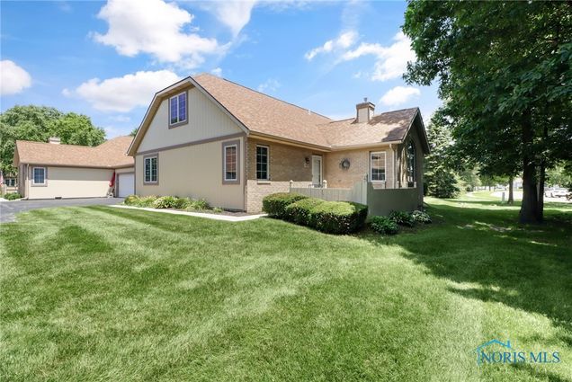 1142 Turnbury Lane Perrysburg, OH Condo Active - Photo 1 of 46. Opens carousel modal