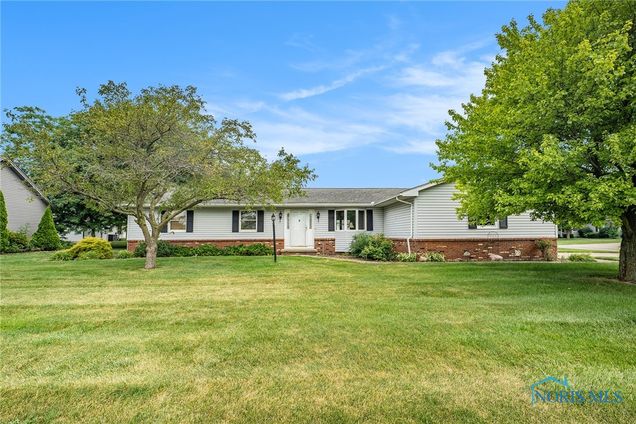 701 Holly Lane