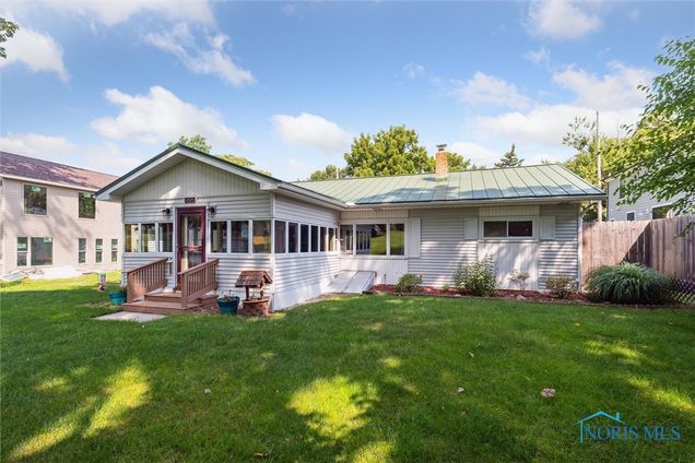 305 W 3rd Street Perrysburg, OH House Active - Photo 1 of 38. Opens carousel modal