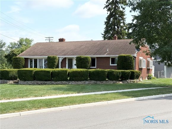 2240 Ottawa River Road Toledo, OH House Active - Photo 1 of 22. Opens carousel modal