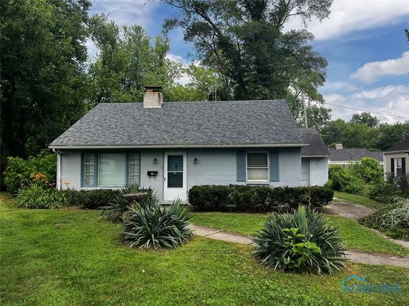 1928 Copley Drive Toledo, OH House Active - Photo 1 of 16. Opens carousel modal