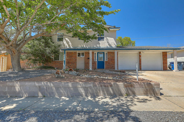 11609 Palm Springs Avenue NE