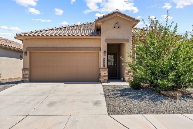4337 Skyline Loop NE