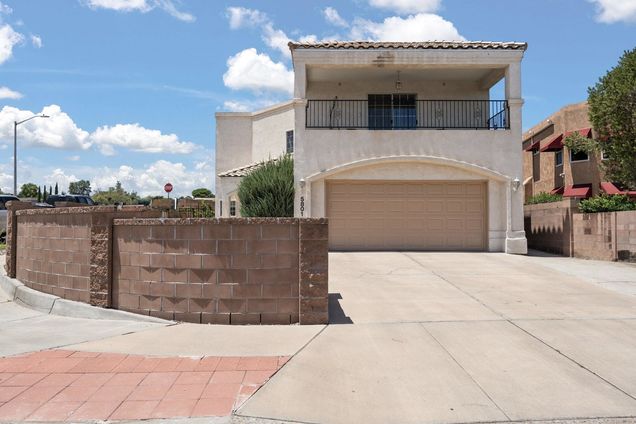 5801 Tres Vistas Court NW
