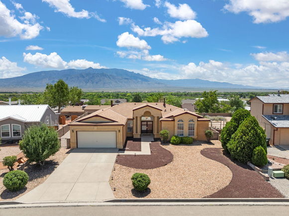 932 Canvasback Road NE
