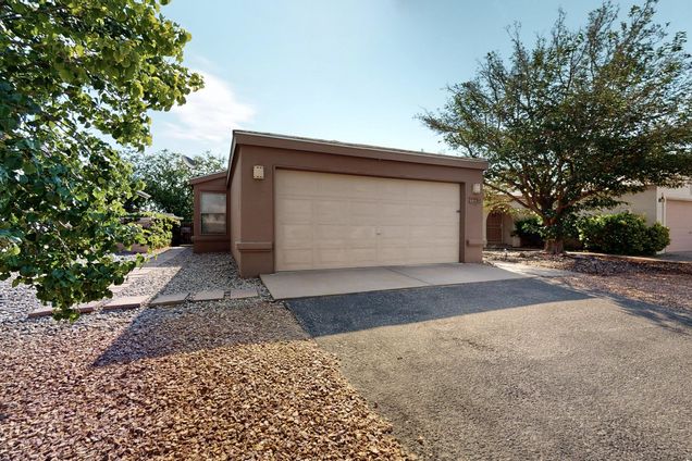 1704 Jeffrey Road NE