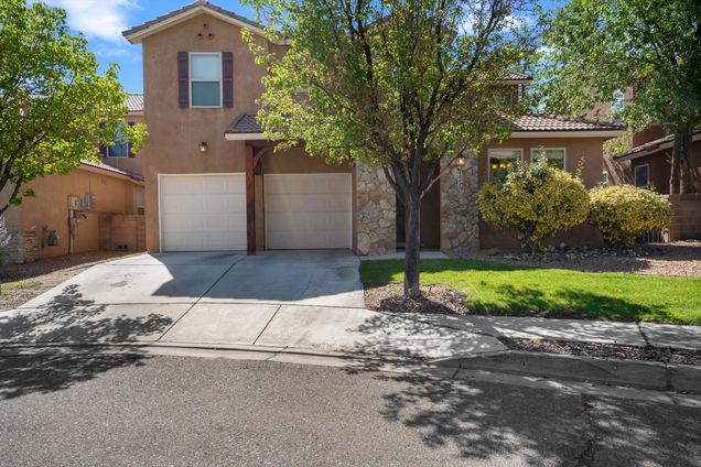 824 Vista Patron Drive