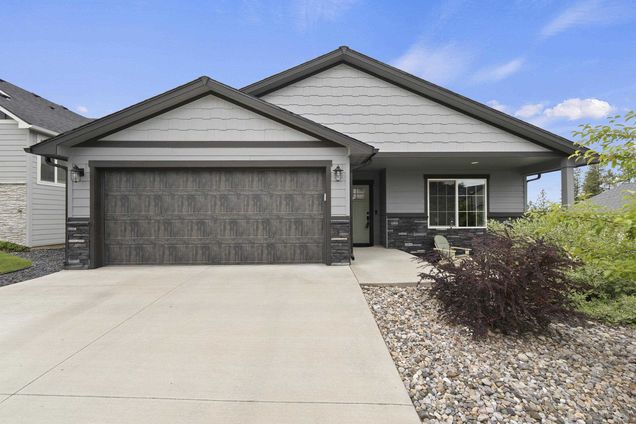 2820 S Sonora Dr