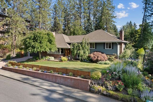 1116 E Plateau Rd