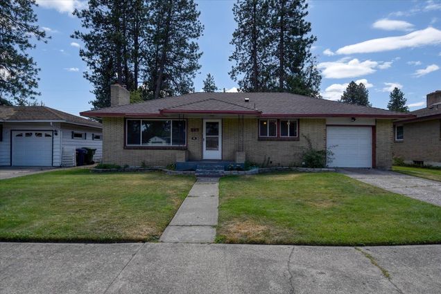 227 W Franklin Ct Spokane, WA House Active - Photo 1 of 33. Opens carousel modal