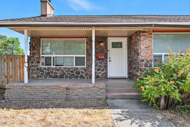 1822 E Everett Ave Spokane, WA House Active - Photo 1 of 26. Opens carousel modal