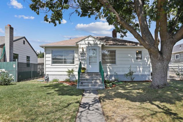 1607 E Rockwell Ave Spokane, WA House Active - Photo 1 of 20. Opens carousel modal