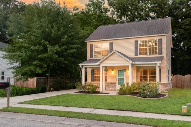42 Woodleaf Court Charleston, SC House Sold - Photo 1 of 27. Opens carousel modal