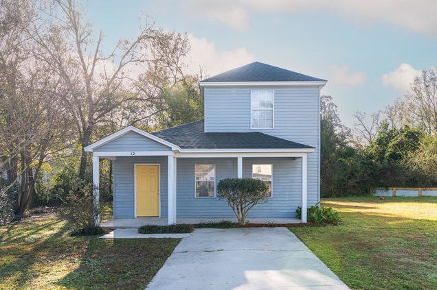 12 Woodleaf Court Charleston, SC House Sold - Photo 1 of 14. Opens carousel modal