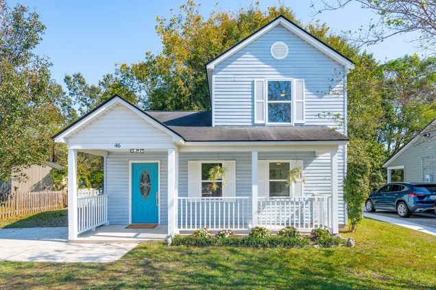 46 Woodleaf Court Charleston, SC House Sold - Photo 1 of 39. Opens carousel modal