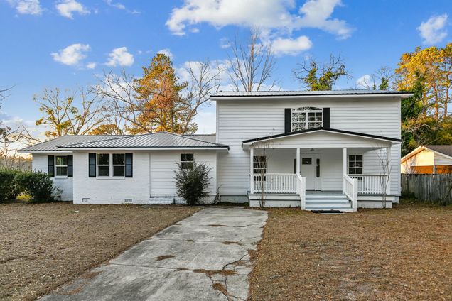 213 Rose Avenue Walterboro, SC House Sold - Photo 1 of 36. Opens carousel modal
