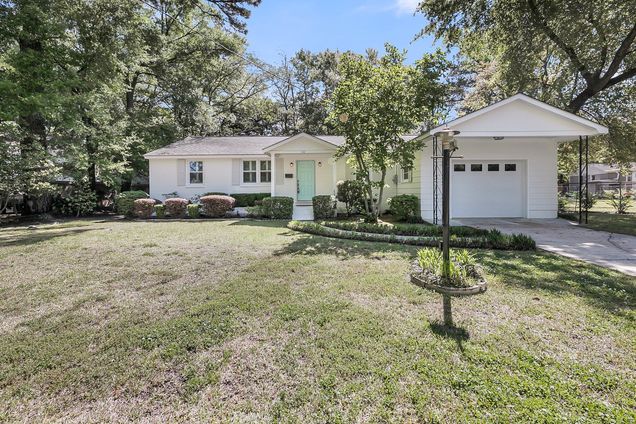 710 W Harrison Road Charleston, SC House Sold - Photo 1 of 33. Opens carousel modal