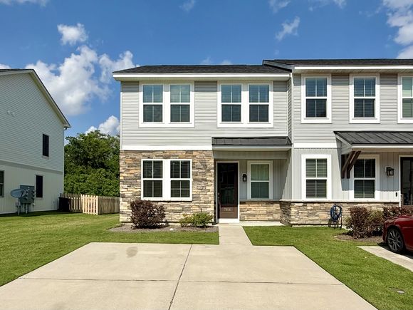 7806 Park Gate Drive North Charleston, SC House Active - Photo 1 of 18. Opens carousel modal
