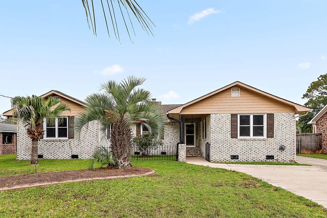 1886 Capri Drive Charleston, SC House Active - Photo 1 of 21. Opens carousel modal