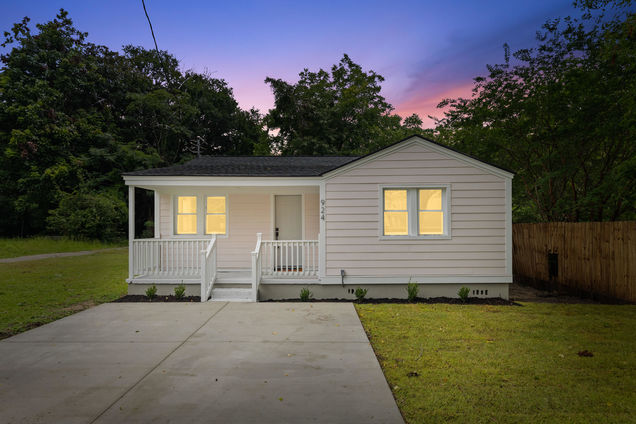 924 Main Street Charleston, SC House Active - Photo 1 of 24. Opens carousel modal