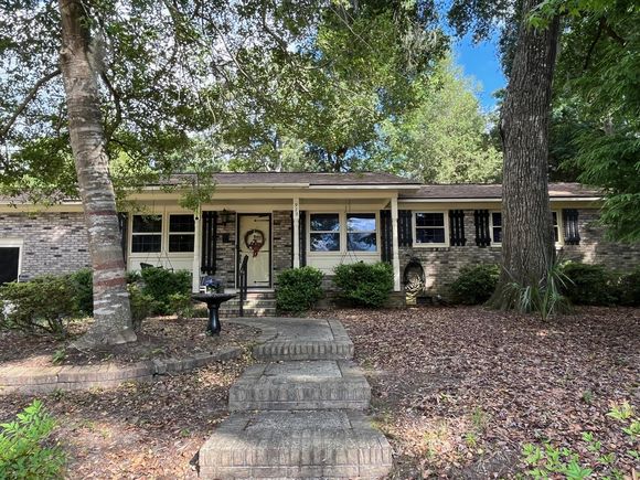 928 Spring Court