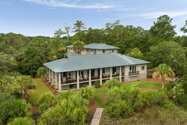 626 Island Walk East