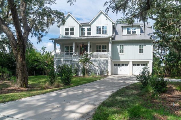 1705 Ancient Oaks Lane