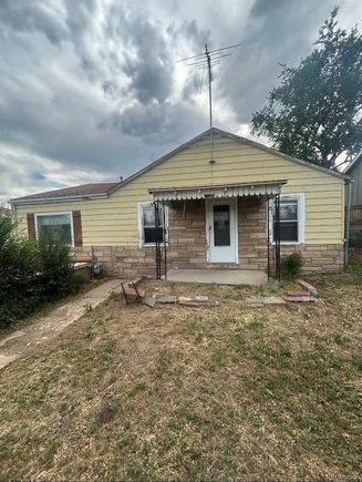 3341 S Canosa Court