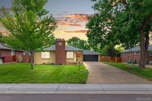 6520 Saulsbury Court