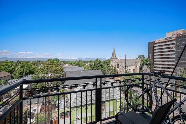 277 N Broadway Unit 403