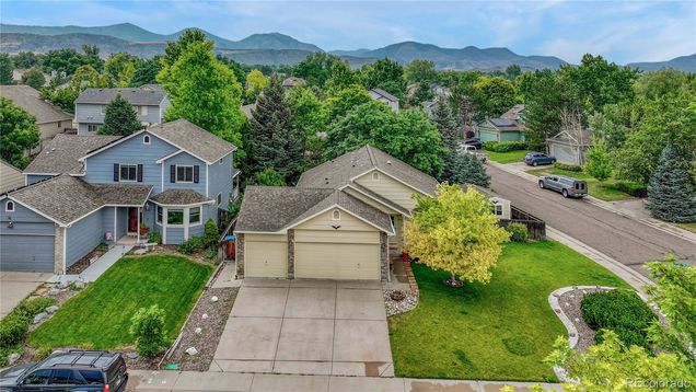 5395 S Robb Way Littleton, CO House Active - Photo 1 of 48. Opens carousel modal