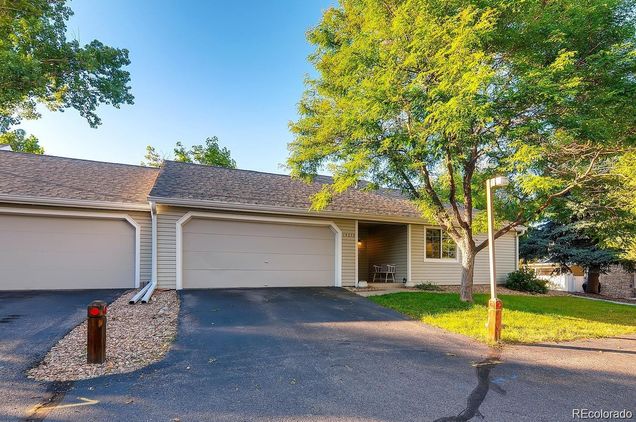14273 E Marina Drive Unit B Aurora, CO Townhouse Sold - Photo 1 of 39. Opens carousel modal