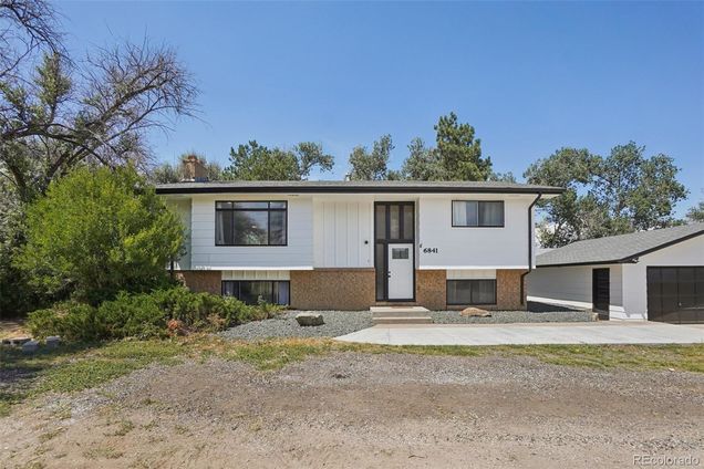 6841 W 28th Street Greeley, CO House Active - Photo 1 of 50. Opens carousel modal