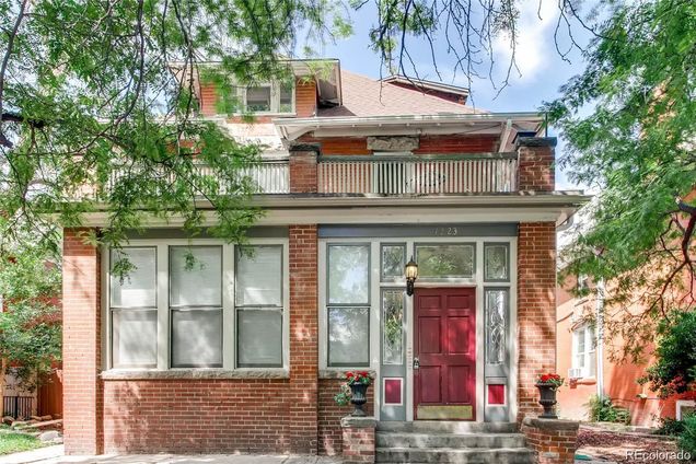 #REC7271377 ,  Condo Active - Photo 1 of 32. Opens carousel modal