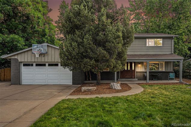 3086 Parfet Drive Lakewood, CO House Active - Photo 1 of 35. Opens carousel modal