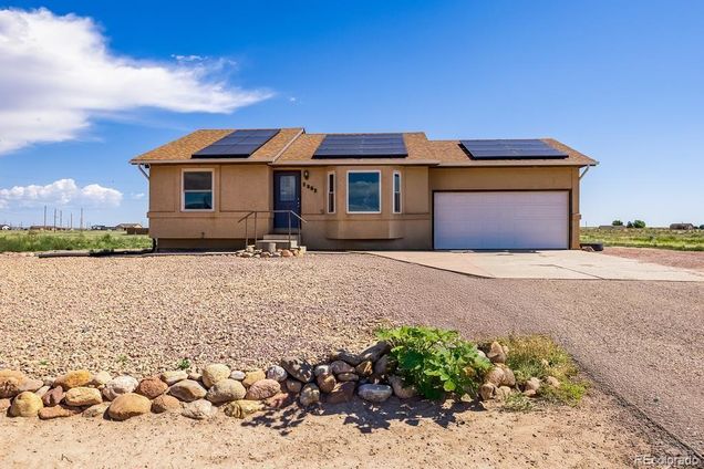 1085 E Blackstone Drive