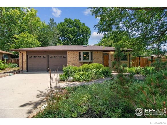 852 Hubbard Drive