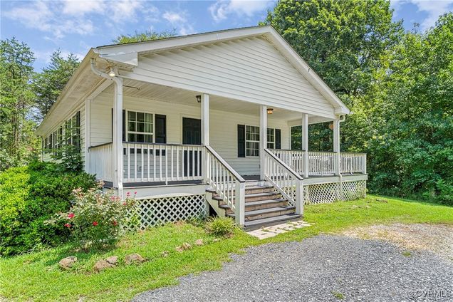 230 Hylawn Avenue Farmville, VA House Active - Photo 1 of 36. Opens carousel modal
