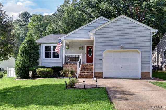 3321 Pinecrest Circle Toano, VA House Active - Photo 1 of 30. Opens carousel modal