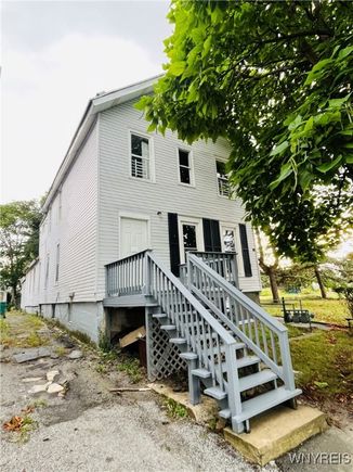 33 Lakeview Avenue Buffalo, NY Multifamily Sold - Photo 1 of 14. Opens carousel modal