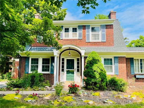 2721 Bowen Road Elma, NY House Active - Photo 1 of 40. Opens carousel modal