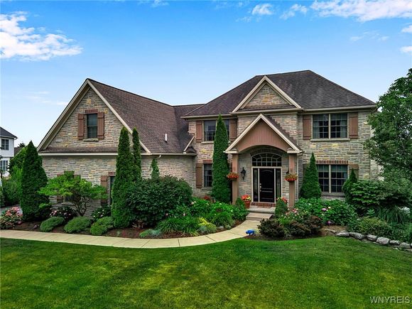 8889 Lake Glen Court Clarence, NY House Active - Photo 1 of 50. Opens carousel modal