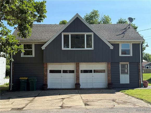 2656 Oakwood Avenue Hamburg, NY House Pending - Photo 1 of 26. Opens carousel modal