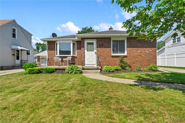 7 Deborah Lane