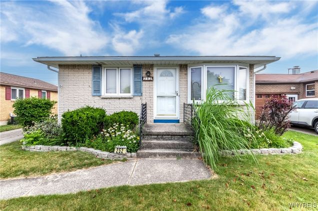 252 Poinciana Parkway