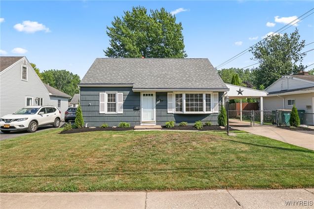 415 Linwood Avenue North Tonawanda, NY House Active - Photo 1 of 44. Opens carousel modal