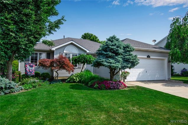 14 Nottingham Lane Lancaster, NY House Active - Photo 1 of 39. Opens carousel modal