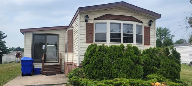 453 Chestnut Drive Lockport Town, NY House Active - Photo 1 of 23. Opens carousel modal