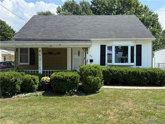 365 Linwood Avenue North Tonawanda, NY House Active - Photo 1 of 28. Opens carousel modal